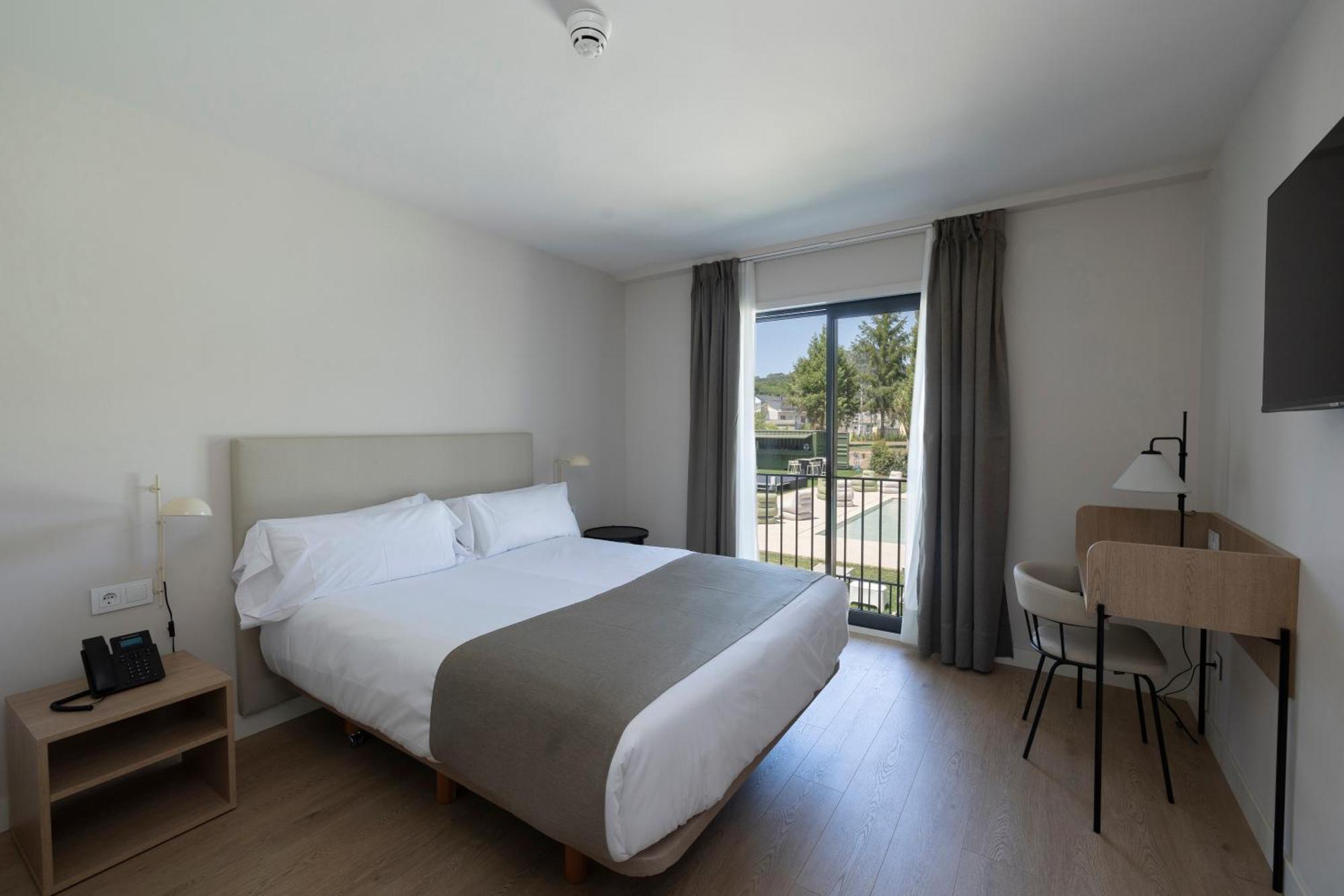 Hotel H4 Cangas 3 Superior Exterior foto