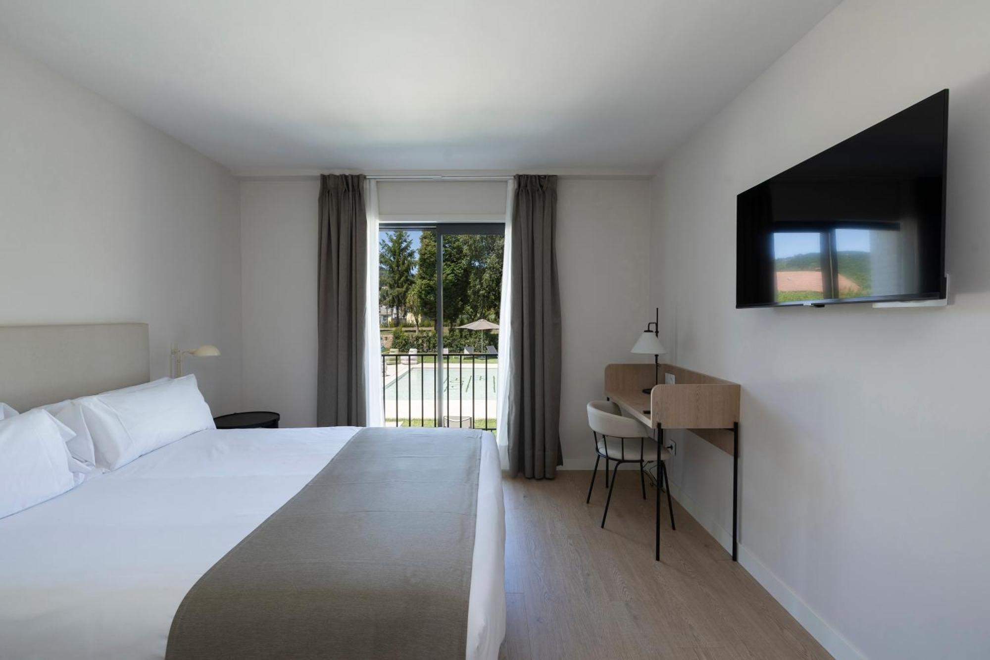 Hotel H4 Cangas 3 Superior Exterior foto